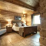 Crab Manor Otel *