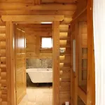 Crab Manor Otel