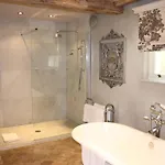 Hotel Crab Manor