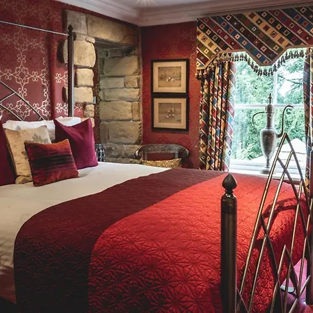 Crab Manor Hotel