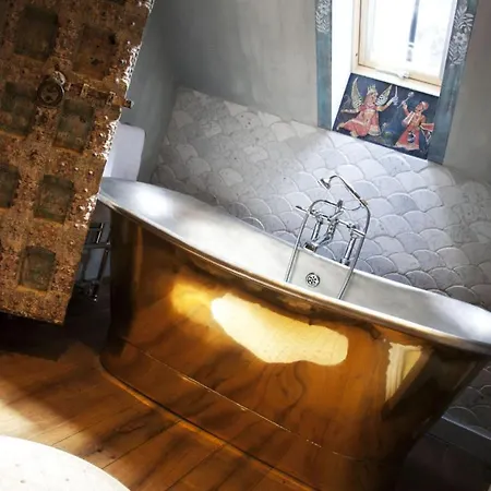Crab Manor Hotell